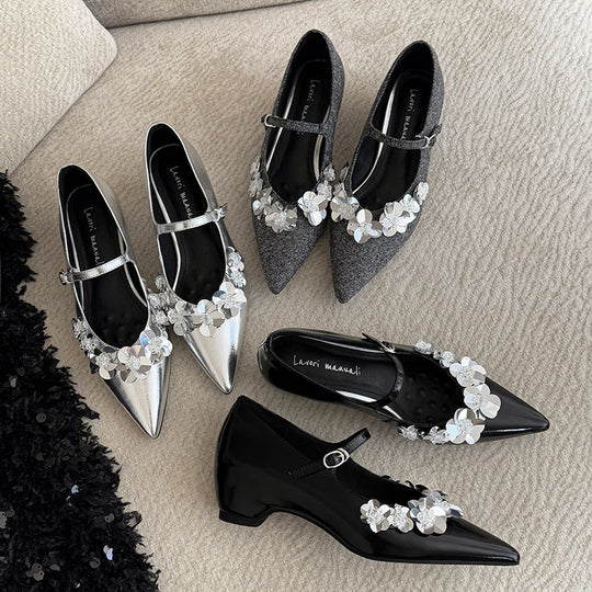 Damen Ballerina-Schuhe mit zartem Floraldetail und elegantem Riemchen EB