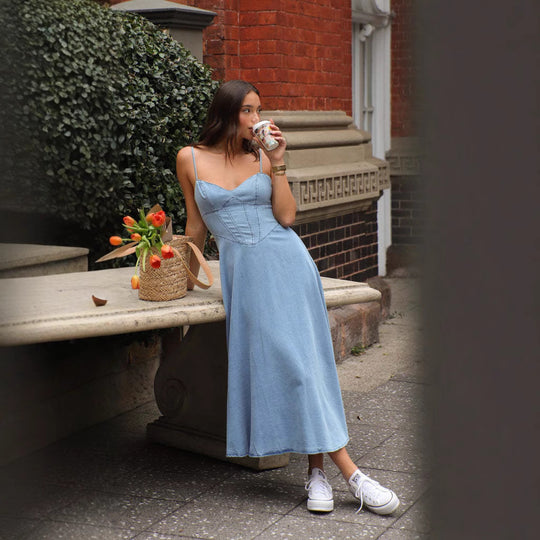 Damen Midi-Kleid mit trägerlosem Design und fließendem Schnitt EB