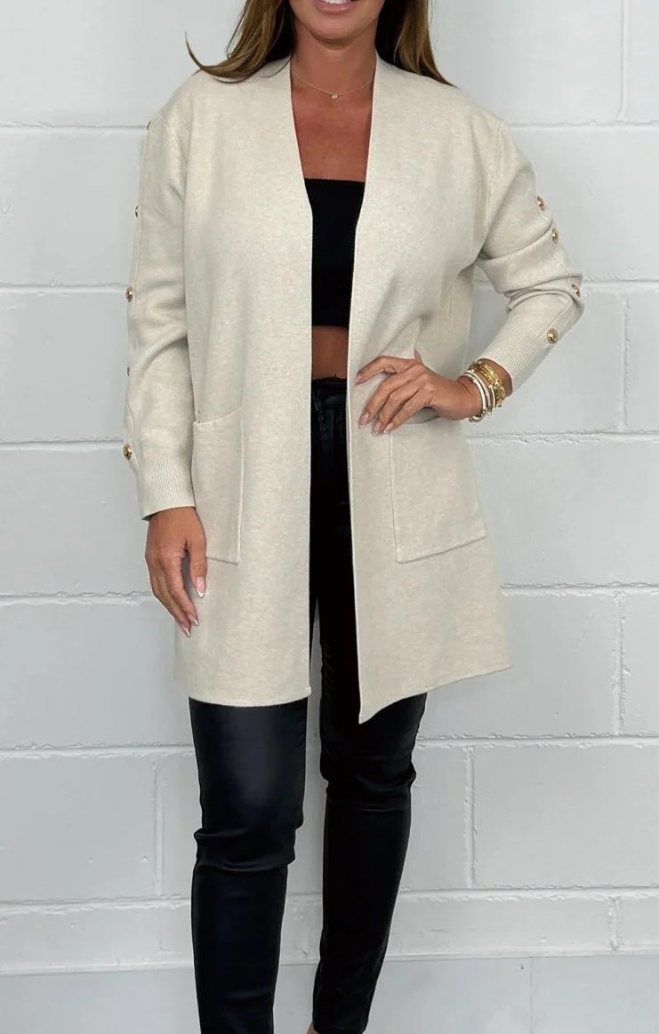 Damen Elegante Strickjacke mit Knopfdetails und Taschen EB