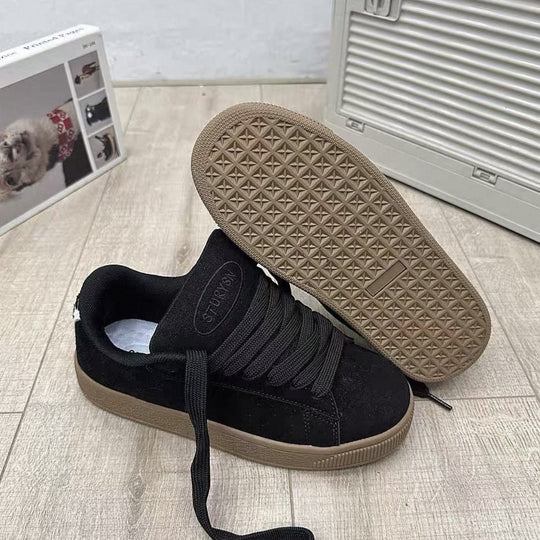Damen Sneaker aus weichem Wildleder mit rutschfester Sohle EB