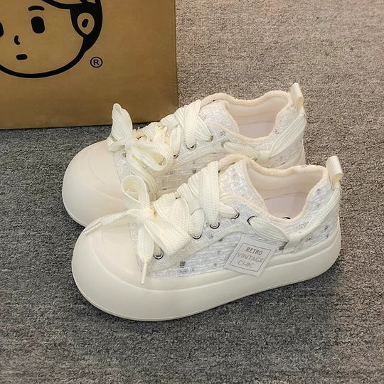 Damen Retro-Inspirierte Sneakers mit atmungsaktivem Obermaterial und modischem Design EB
