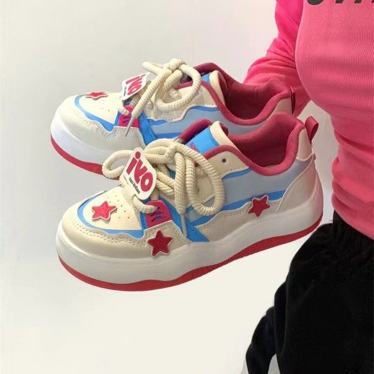 Damen Sneakers im kreativen Design mit bunten Sternapplikationen und dämpfender Sohle EB