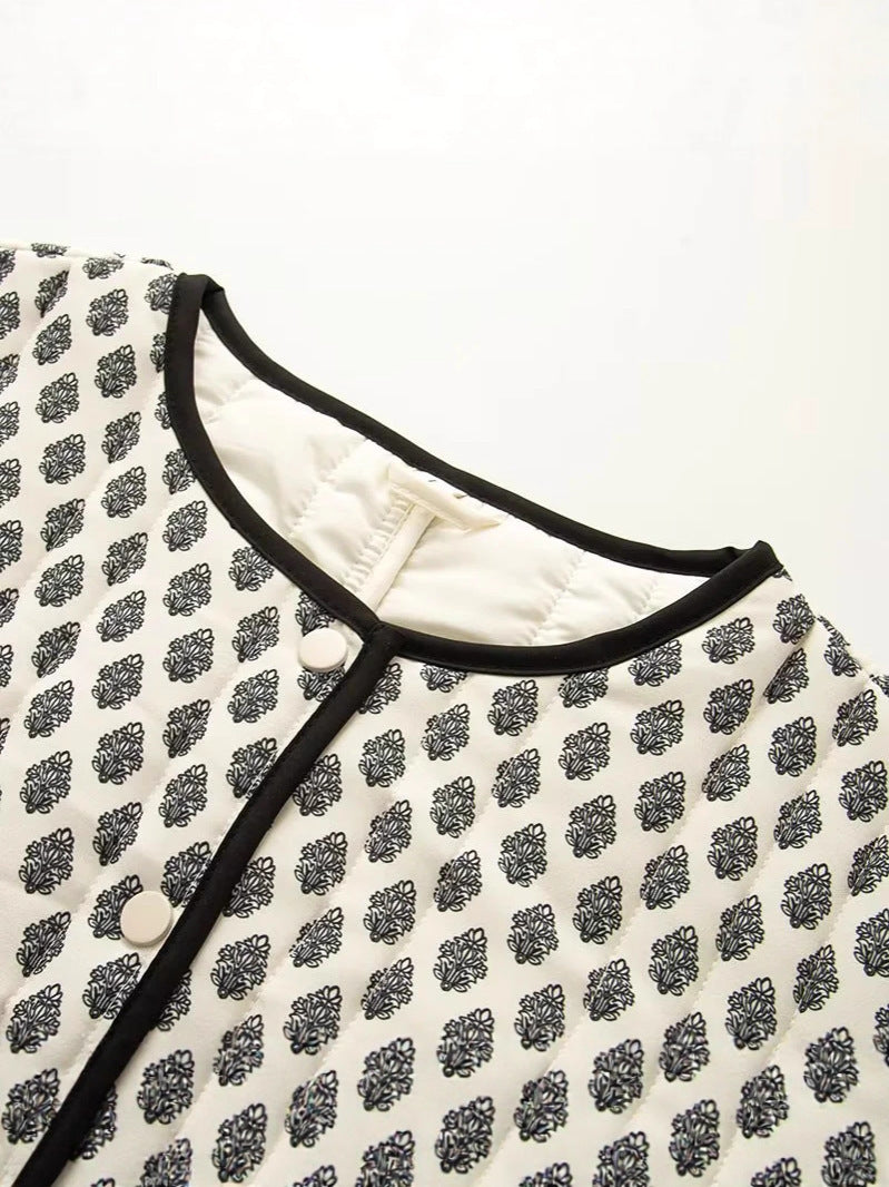 Damen gesteppte Jacke mit dekorativen Taschen und modernem Print EB