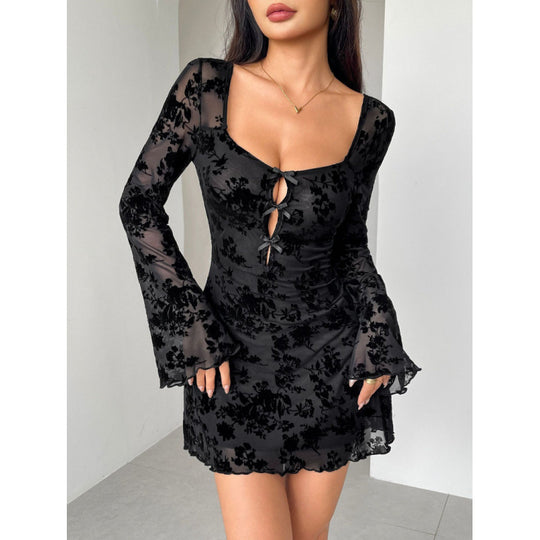 Damen Mini-Kleid mit transparenten Spitzenärmeln und floralem Design EB