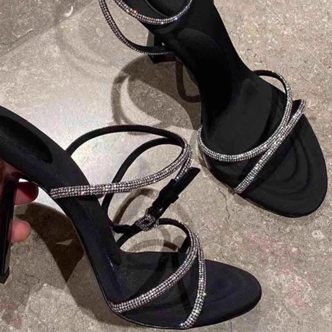 Damen elegante High Heel Sandalen mit raffinierten Riemchen und transparenten Akzenten EB