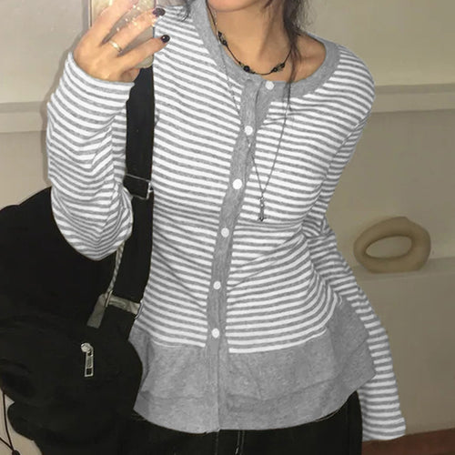 Damen nan feiner Kurzcardigan mit Knopfleiste, Spitzenkragen und welligem Saum EB