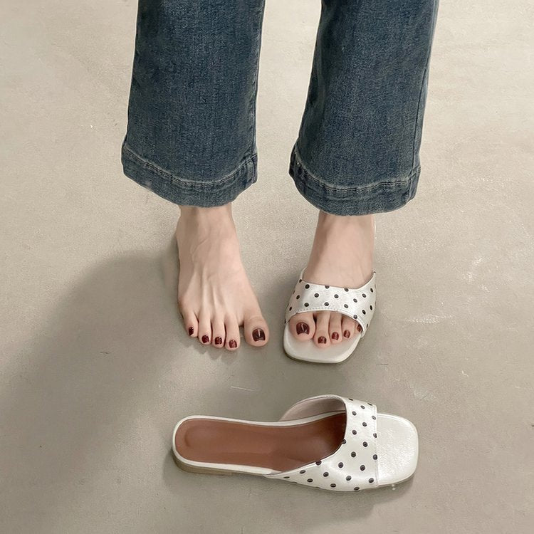 Damen schicke Riemchen-Pantoletten mit modernem Punktedesign EB