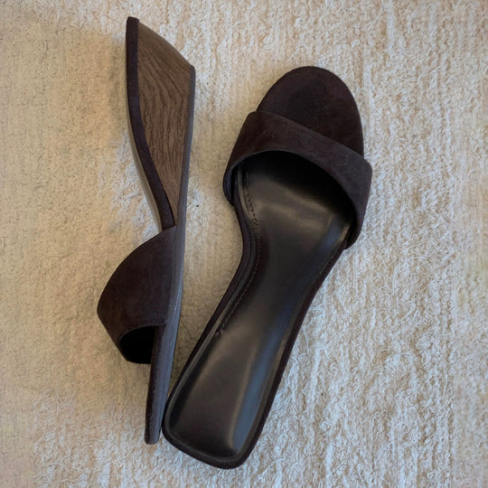 Damen Komfortable Wedgesandalen mit softem Obermaterial und ergonomischer Fußbettgestaltung EB