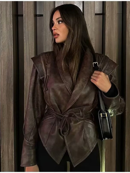 Damen taillierte Kunstlederjacke mit verspieltem Schnürdetail EB