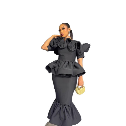 Damen Figurbetontes Kleid mit extravaganten Rüschen und schickem Schößchen EB