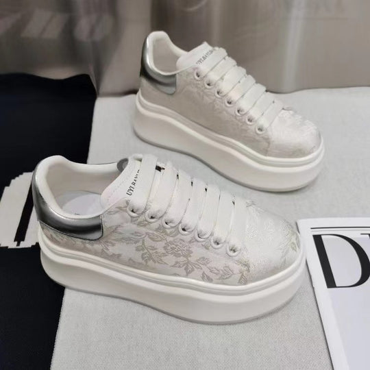 Damen Sneakers mit elegantem floralem Design und dicker Laufsohle EB