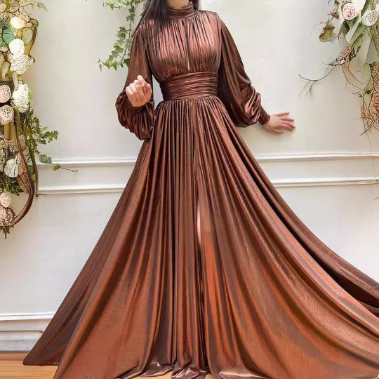 Damen Elegantes Maxikleid mit plissierten Details und luxuriösem Fall EB