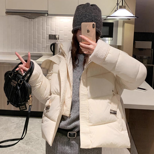 Damen Stylische und warme Pufferjacke mit hohem Kragen und praktischen Taschen EB