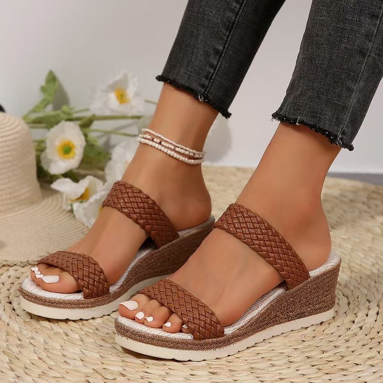 Damen Wedge-Sandaletten mit geflochtenem Riemen und komfortablem Fußbett EB