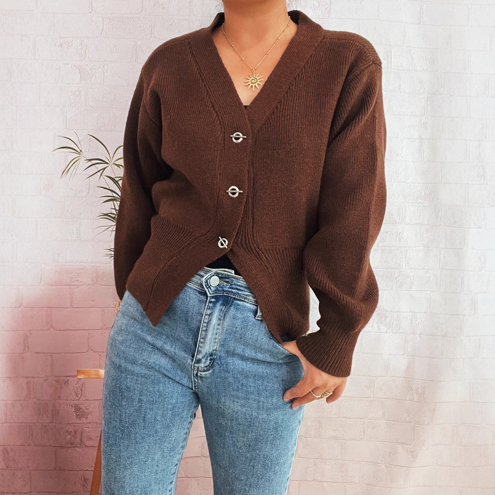 Damen leichte Strickjacke mit tiefem V-Ausschnitt und dekorativen Knöpfen EB
