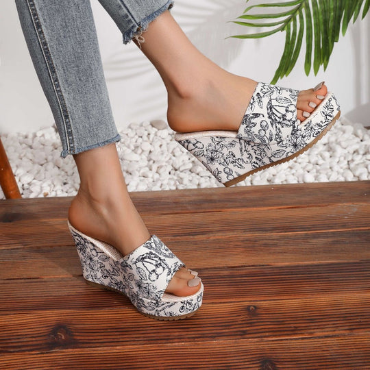 Damen Wedge-Pantoletten mit kunstvollem floralem Muster und komfortablem Fußbett EB