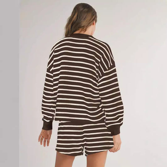Damen Lässiges Set aus gestreiftem Oberteil und Shorts im Sport-Look EB