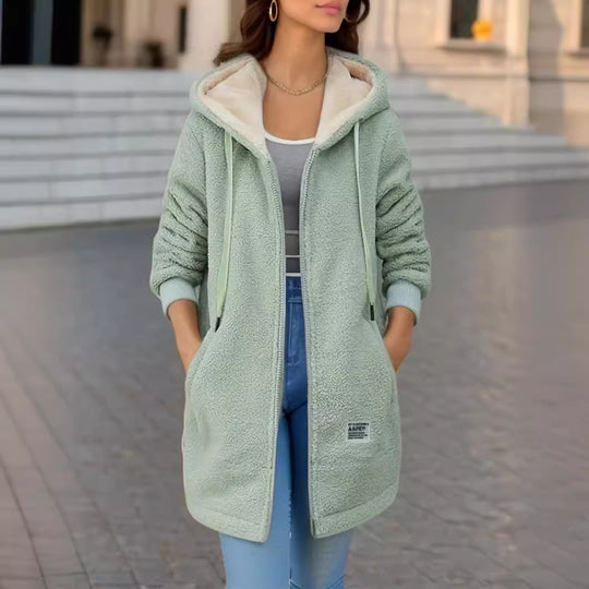 Damen Kuschelige Fleecejacke mit Kapuze und praktischen Taschen EB