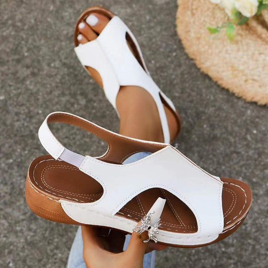 Damen Sandalen mit ergonomischem Fußbett und modischen Cut-Outs EB