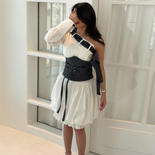 Damen Off-Shoulder Kleid mit innovativem Taillenkorpus und voluminösem Rock EB