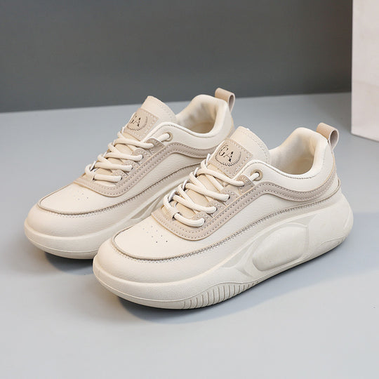 Damen Sportliche Sneakers mit dämpfendem Obermaterial und charakteristischer Sohle EB