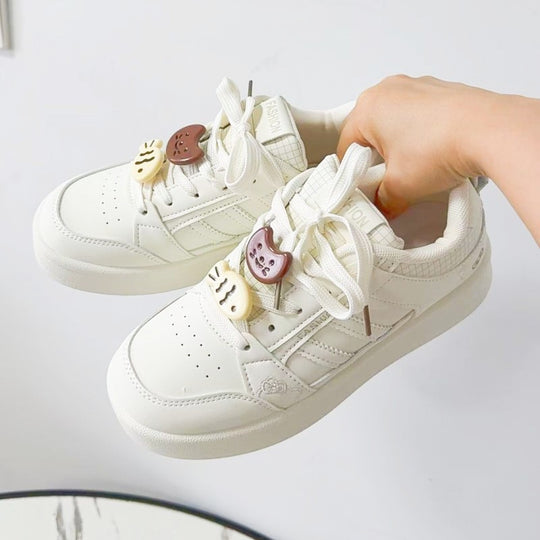 Damen Sneakers mit verspieltem Design und modischen Details EB