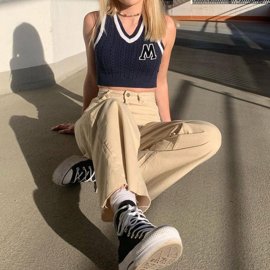 Damen cropped Strickoberteil mit V-Ausschnitt und Kabelmuster EB