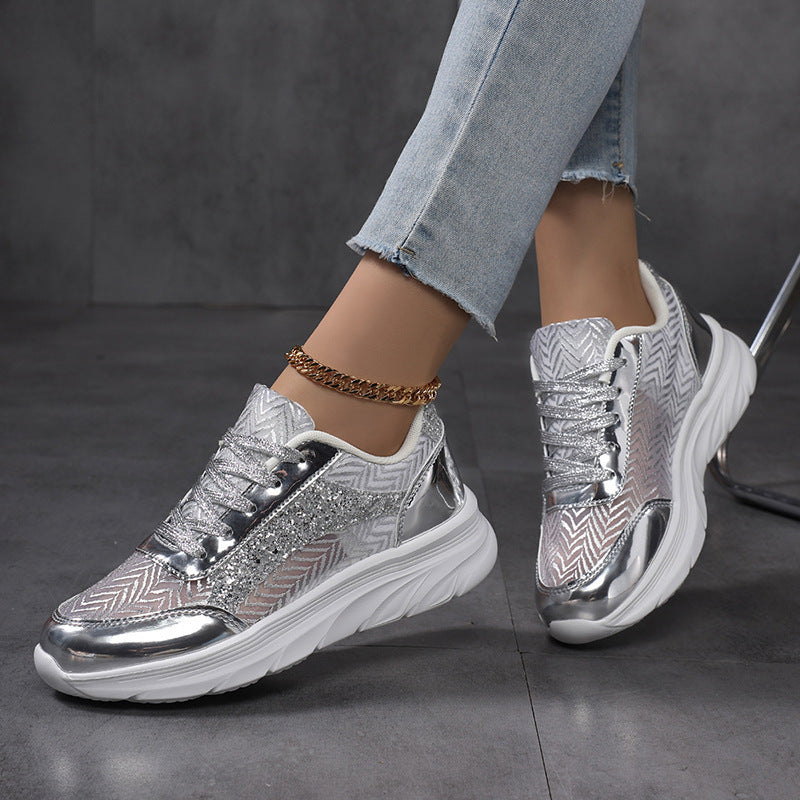 Damen nan glamouröser auffälliger Sneaker mit Glitzerpaneelen jacquardgewebtem Obermaterial und ergonomischer Wellenlaufsohle EB