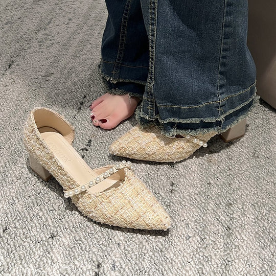 Damen Elegante Pumps mit perlenverziertem Riemen und moderatem Blockabsatz EB