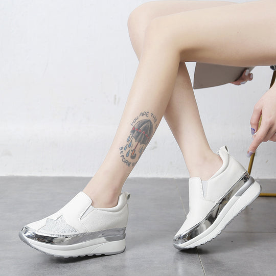 Damen sportliche Slip-On Sneakers mit glänzender Korksohle EB