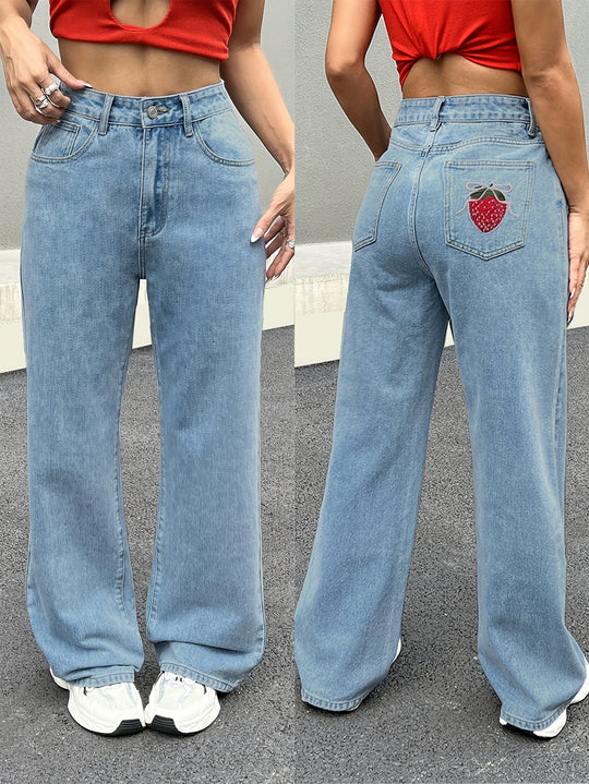 Damen weite Jeanshose mit aufgesticktem Erdbeer-Motiv und hohem Bund EB
