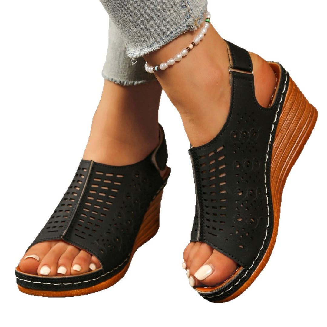 Damen Wedge-Sandaletten mit perforierter Oberfläche und elastischem Riemen EB