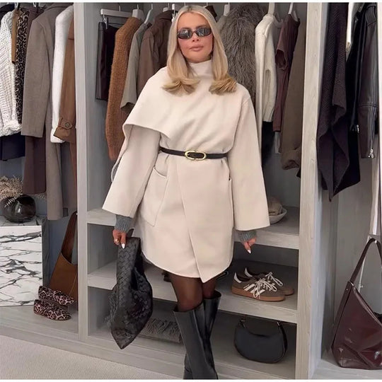 Damen Modische Wolljacke mit asymmetrischem Schnitt und praktischen Taschen EB