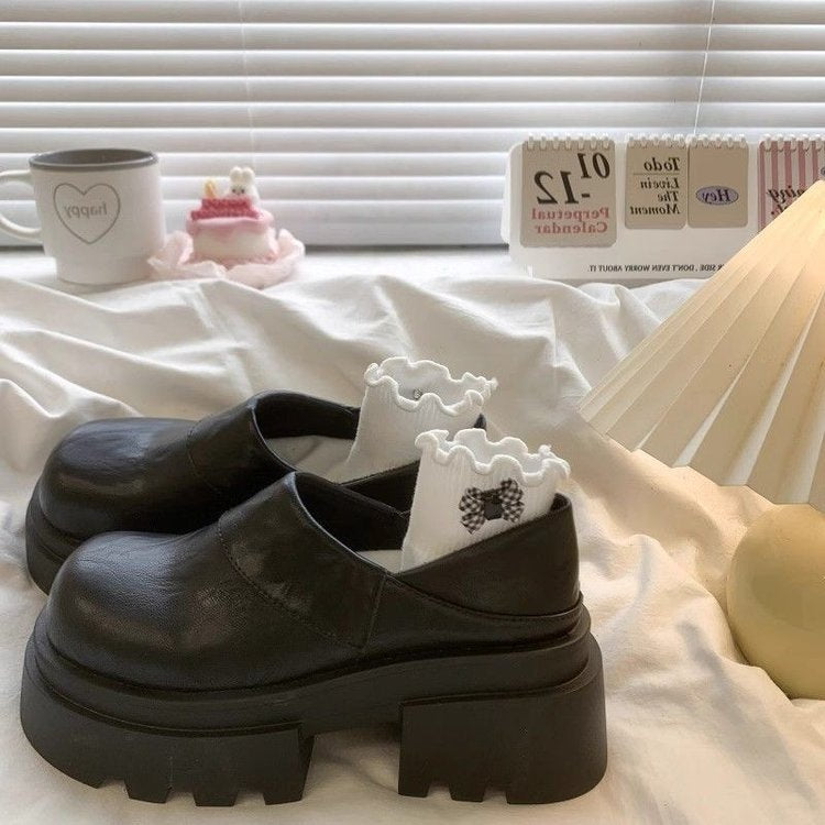 Damen Clogs mit anspruchsvollem Design und extravaganten Details EB