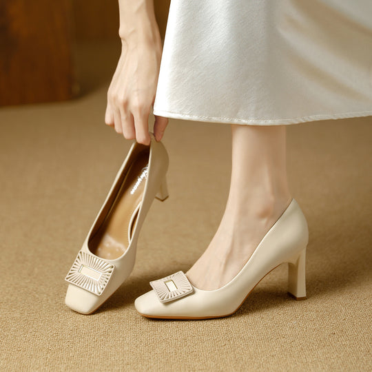 Damen elegante Pumps mit modischer Faltenapplikation und stabiler Absatzhöhe EB