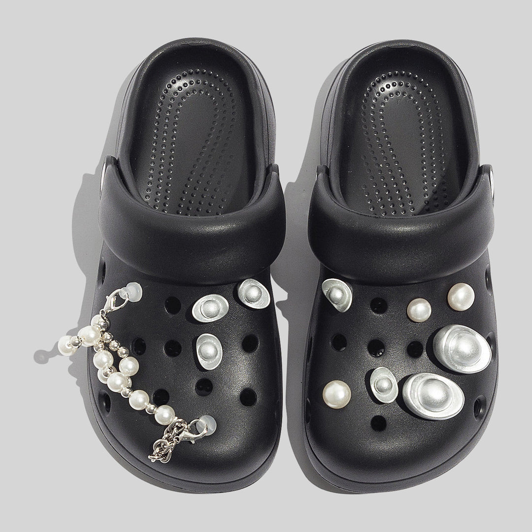 Damen Modische Clogs mit dekorativen Perlen und einzigartigem Design EB