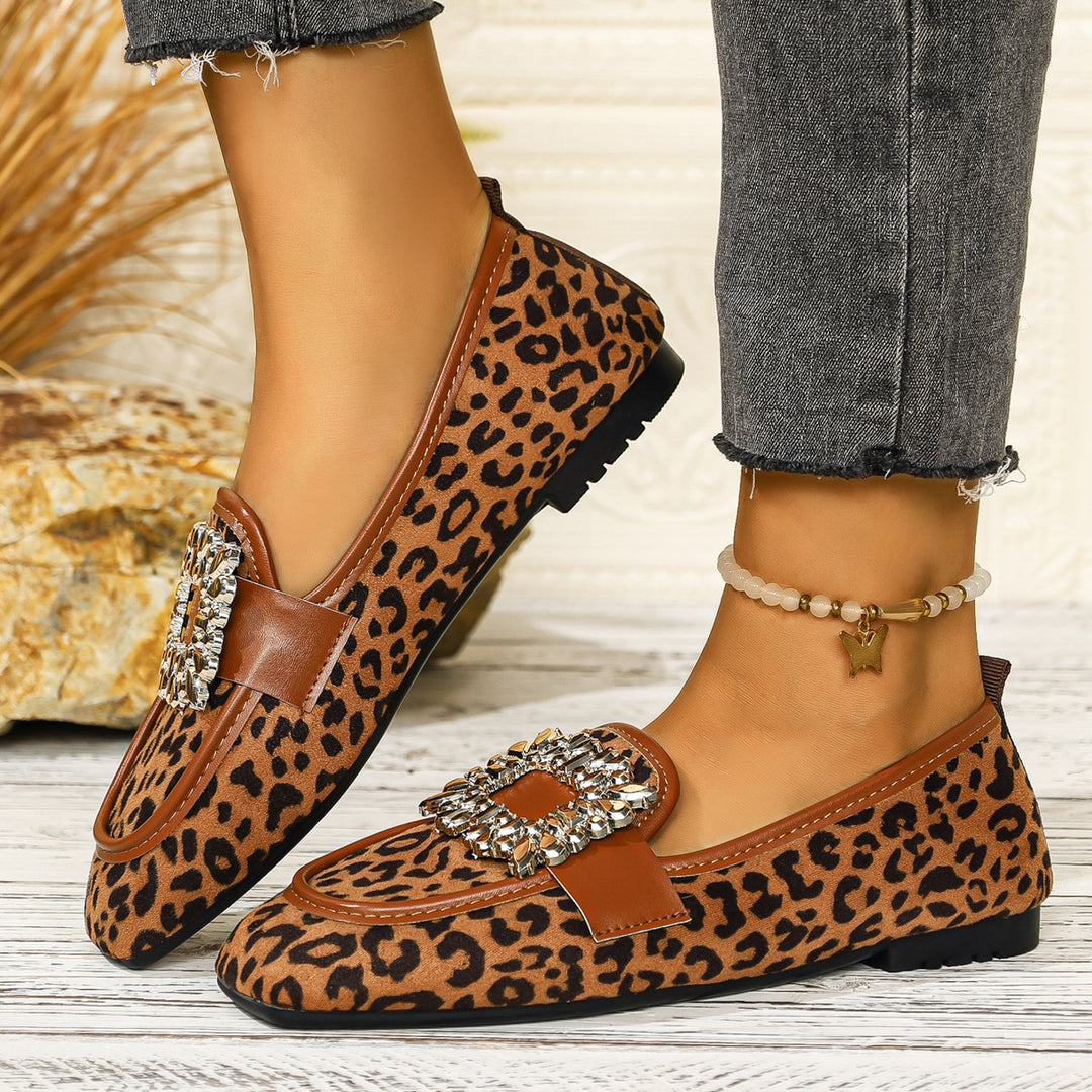Damen elegante Ballerinas mit geschmackvollem Tiermuster und funkelndem Schmuckdetail EB
