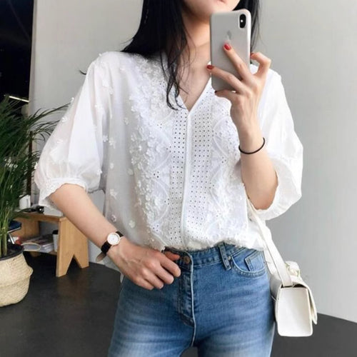 Damen Bluse mit gesticktem Detail und Knopfleiste EB