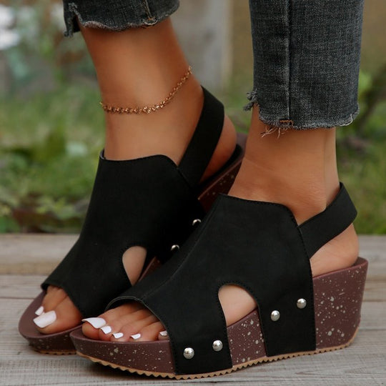 Damen bequeme Wedge-Sandalen mit modischem Cut-Out-Design und dekorativen Akzenten EB