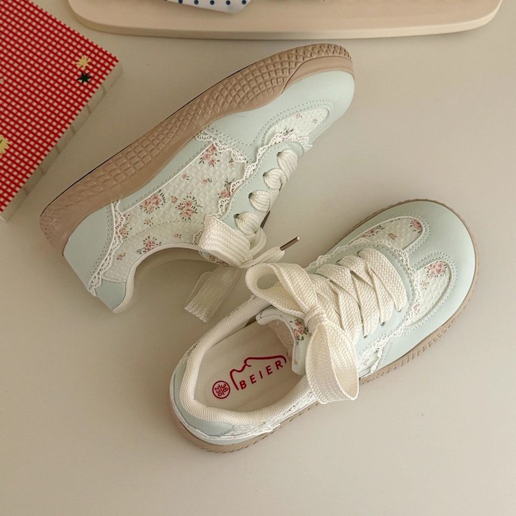 Damen Modische Sneaker mit floralen Akzenten und luxuriösem Spitzen-Design EB