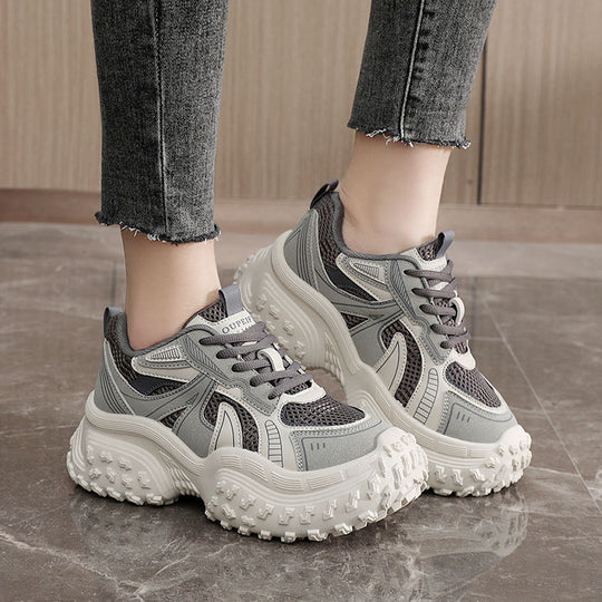 Damen Sportliche Sneakers mit dämpfendem Sohlenprofil und innovativem Design EB
