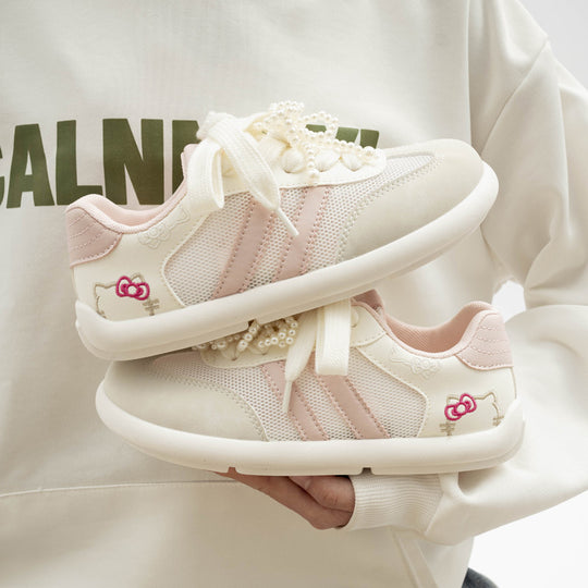 Damen Sneakers mit verspielten Perlenverzierungen und floralem Design EB