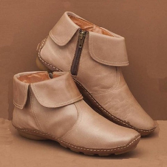 Damen nan weiche Leder-Booties mit klappbarem Riemen, seitlichem Reißverschluss und flexibler Profilsohle EB