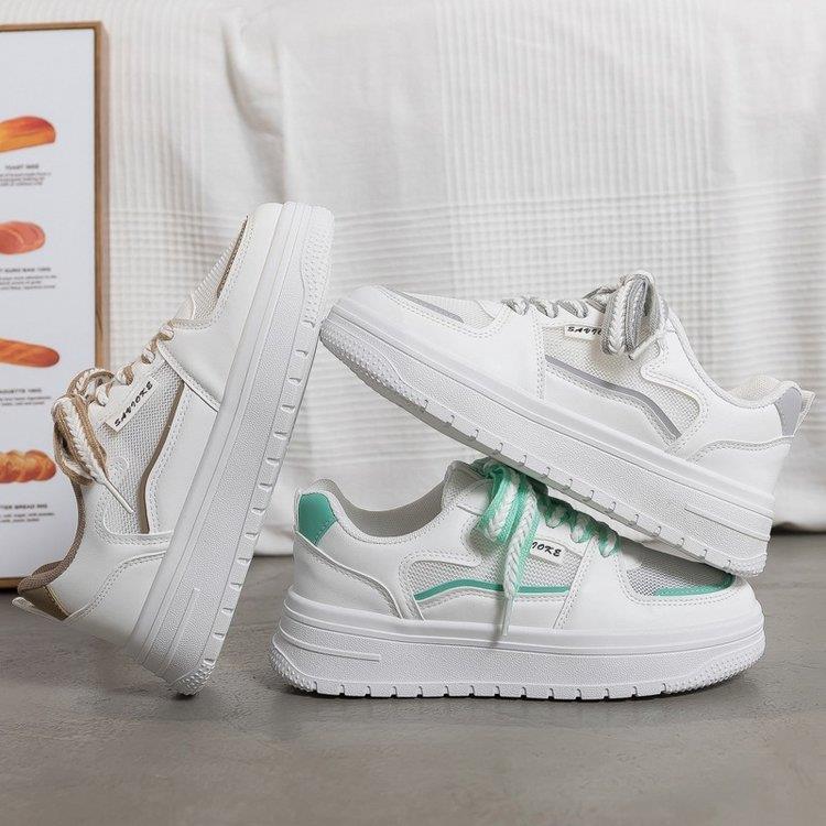 Damen Sportliche Sneakers mit luftiger Mesh-Oberfläche und dämpfender Sohle EB