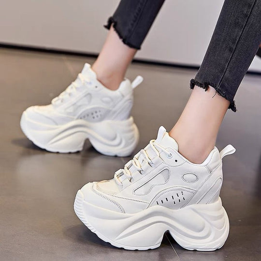 Damen sportliche Chunky Sneakers mit extragroßer Plateau-Sohle EB