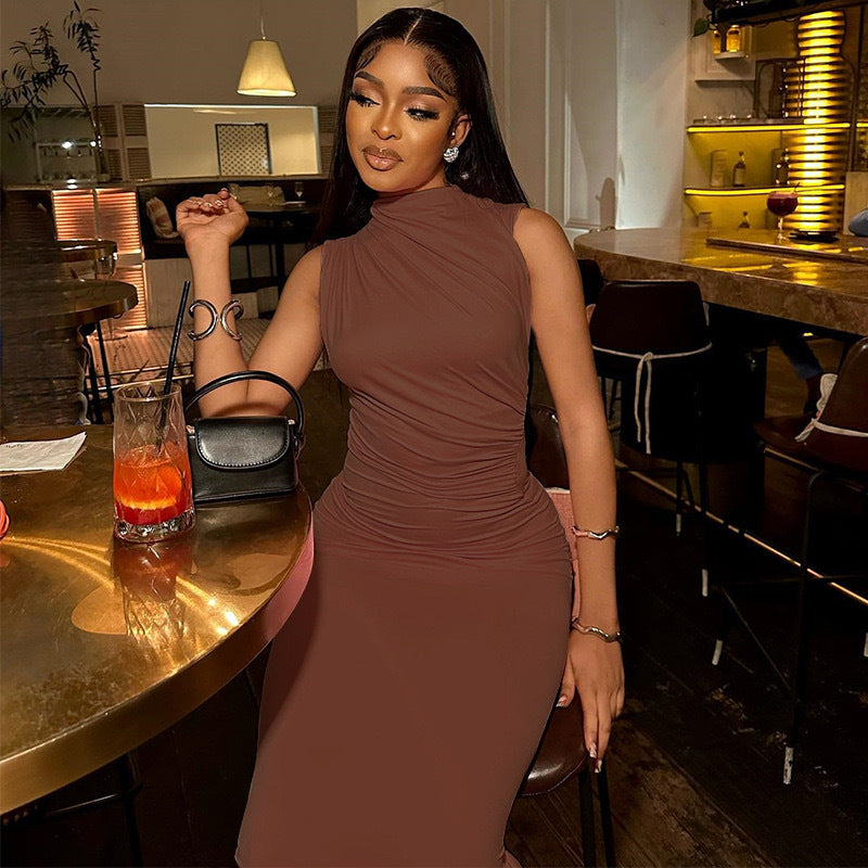 Damen Elegantes figurbetontes Midi-Kleid mit asymmetrischem Saum EB