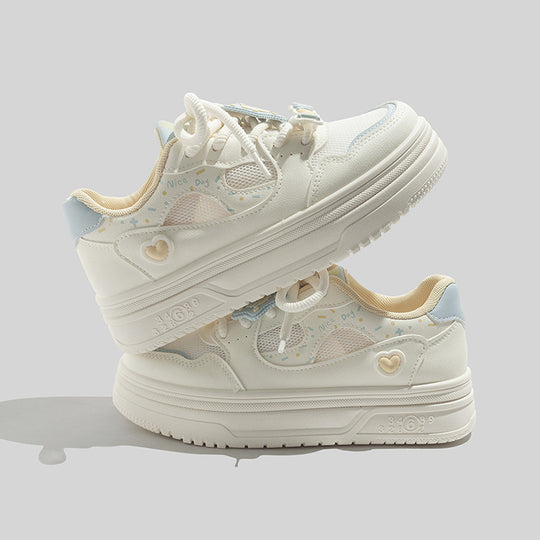 Damen Sneakers mit verspieltem Herzen-Motiv und atmungsaktiver Oberflächenstruktur EB