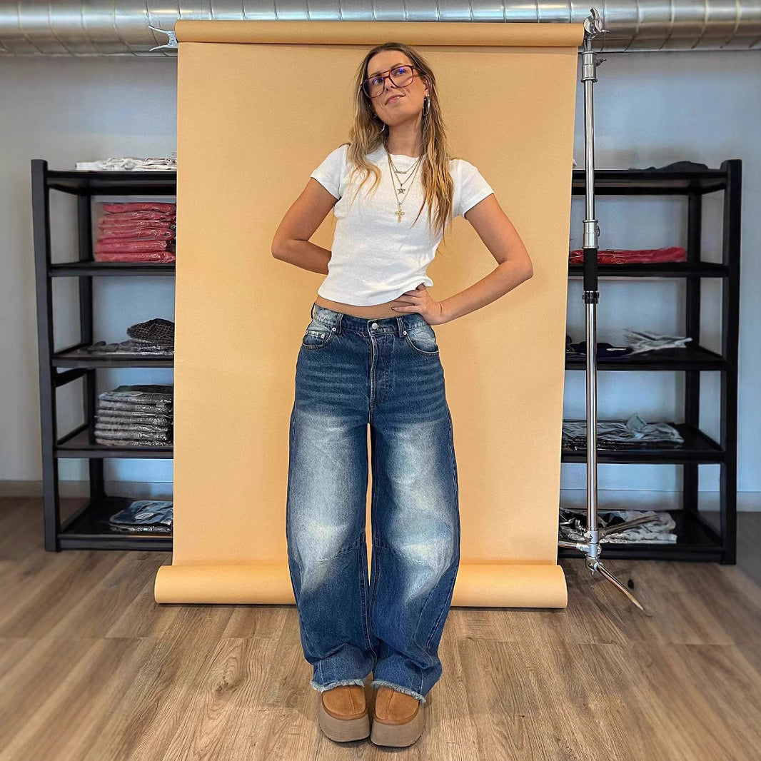 Damen Weite Jeanshose mit lässigem Schnitt und stylischen Details EB