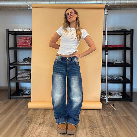 Damen Weite Jeanshose mit lässigem Schnitt und stylischen Details EB