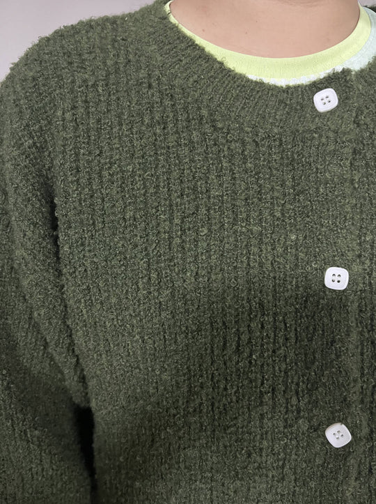 Damen Kuscheliger Strickpullover mit Knopfleiste und lässigem Schnitt EB